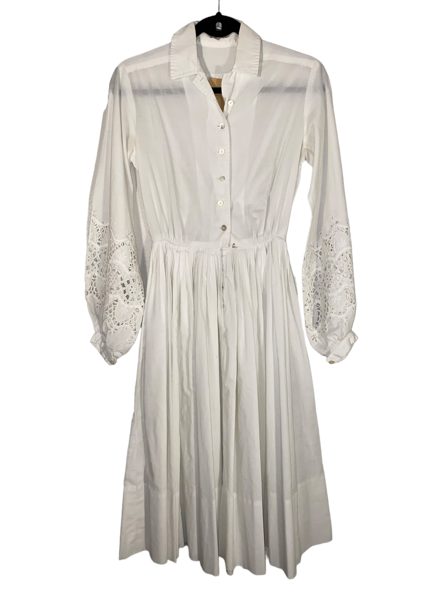 1970s White Dress w Pinhole Lace Bell Sleeves (XXS)