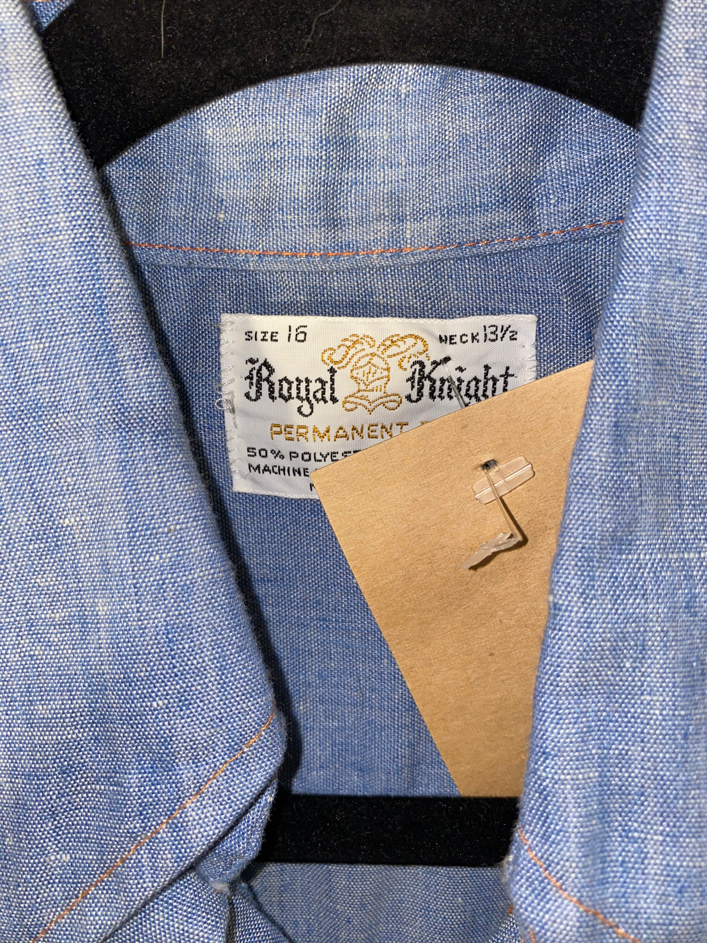 1970s Wide Lapel Chambray Button Up w Stitched Hound Dogs and Racoon