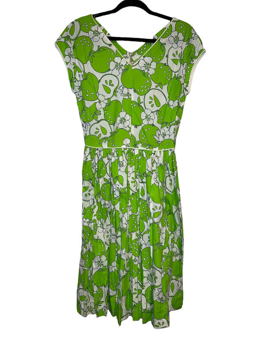 1970's Cap Sleeve Green Apple All Over Print Midi Dress
