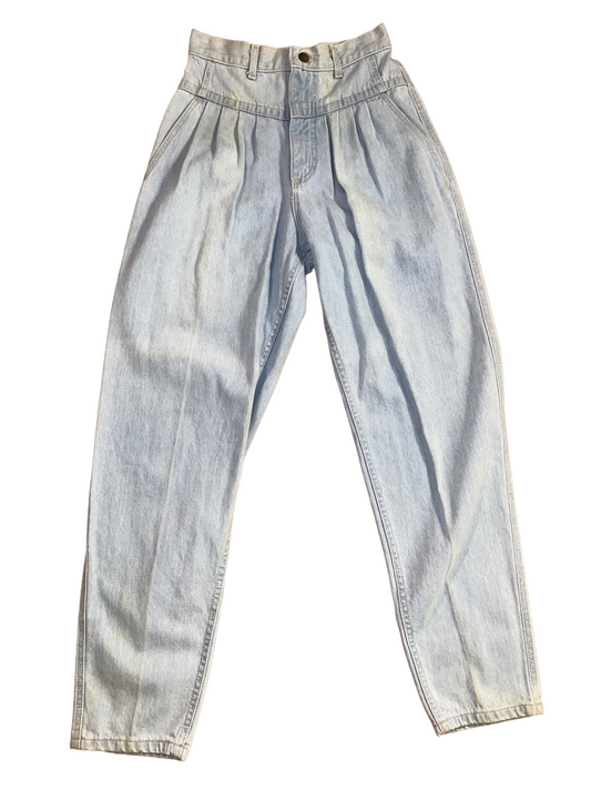 1980s Lee High Waisted Light Wash Pleated Jeans